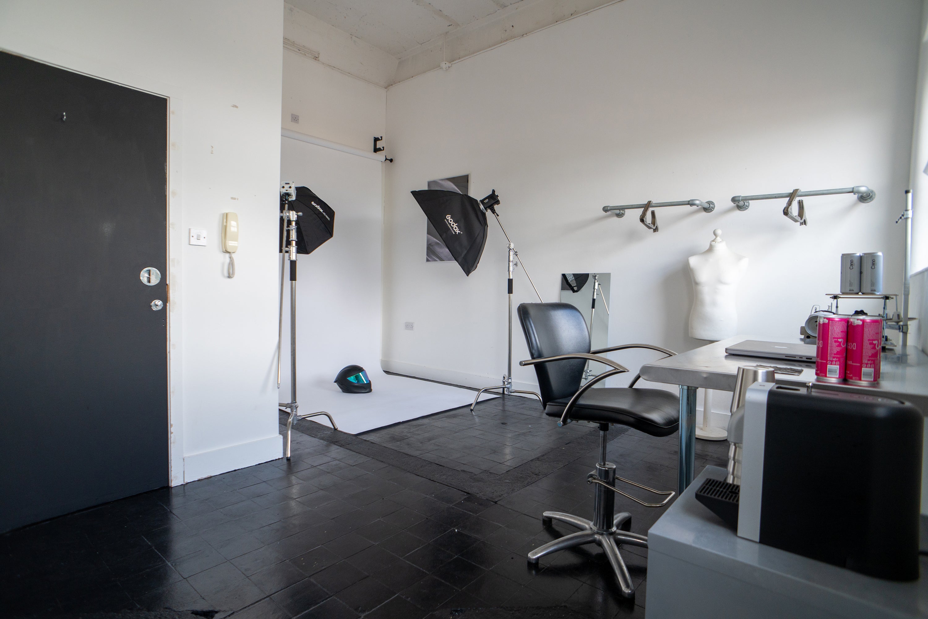 Voitech® London HQ Studio