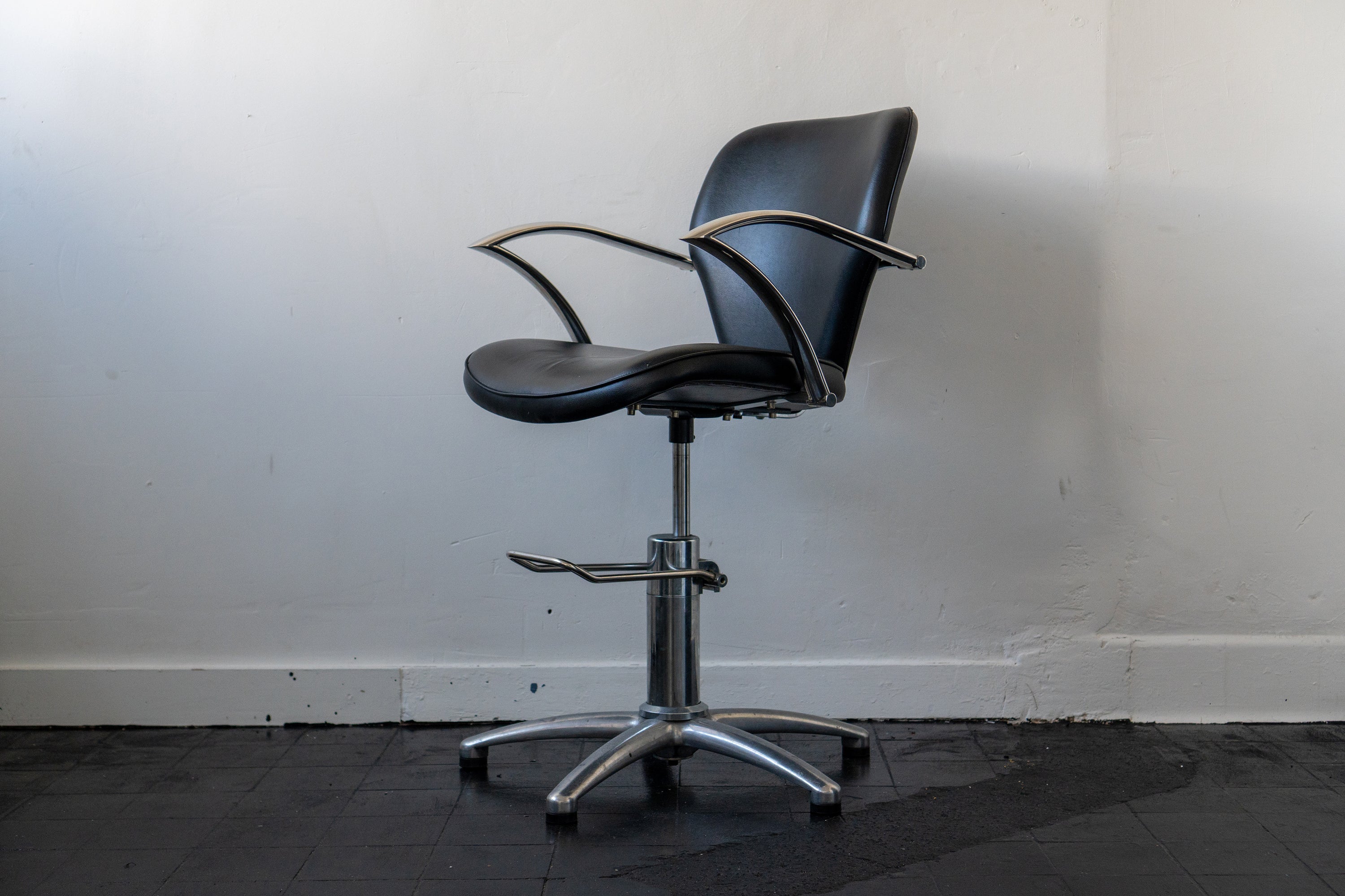 Voitech® London HQ Studio