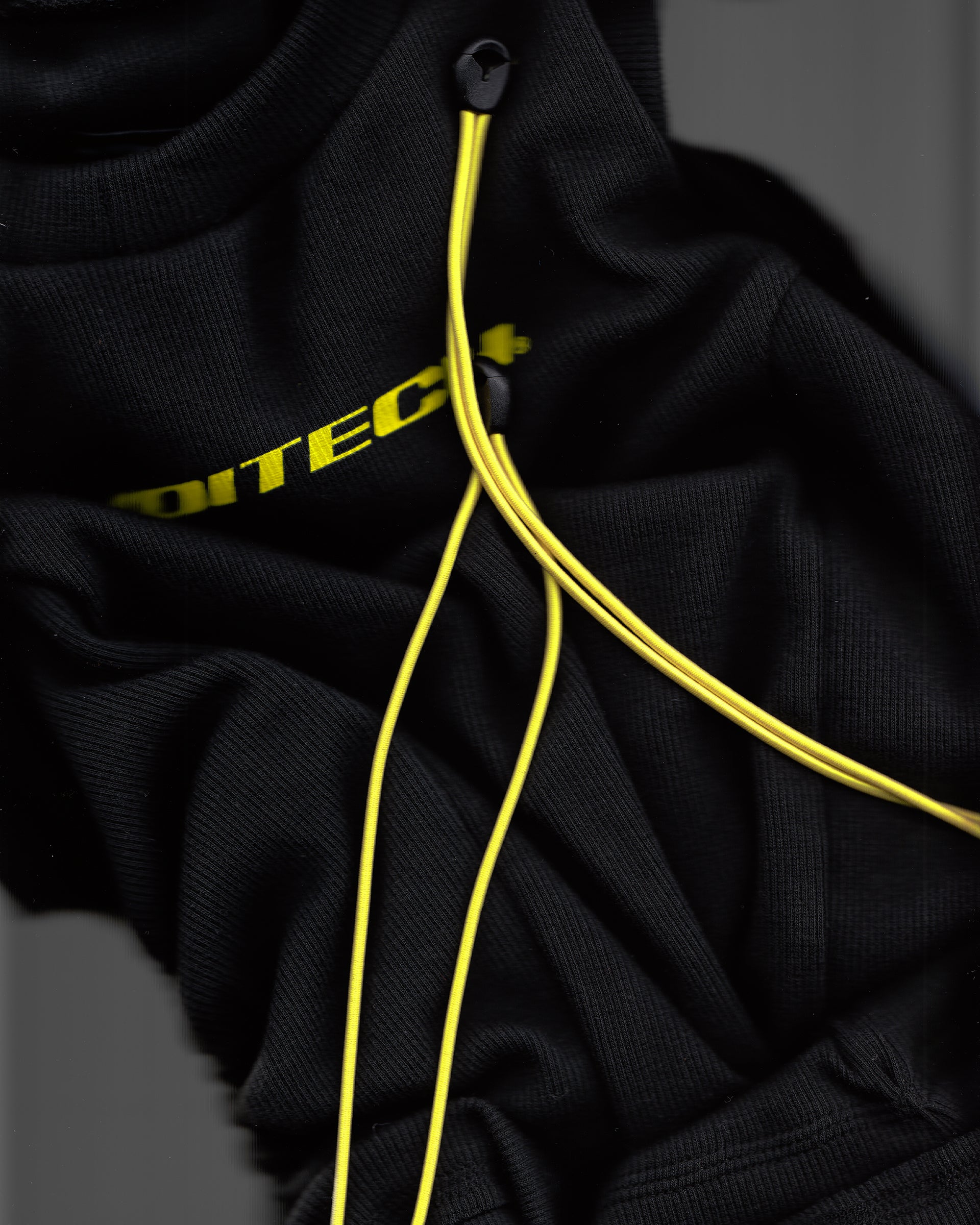 ALPHA BUNGEE VEST (BLACK)